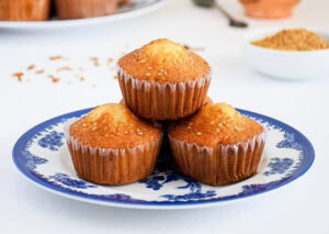 طرز تهیه کیک یزدی با ماست کمچرب